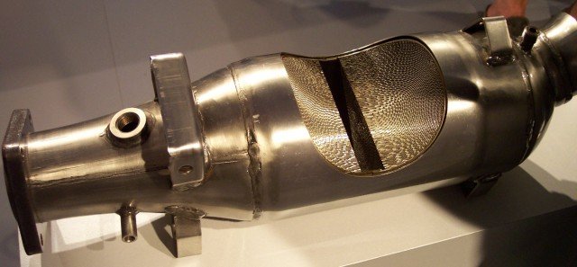 Perpjautas metalinis katalizatorius