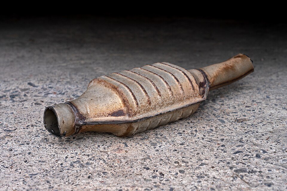 Automobilio katalizatorius